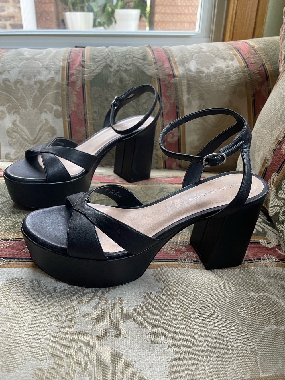 Stuart Weitzman Miami Platform Sandal. Size 8.5 Women N17-27
